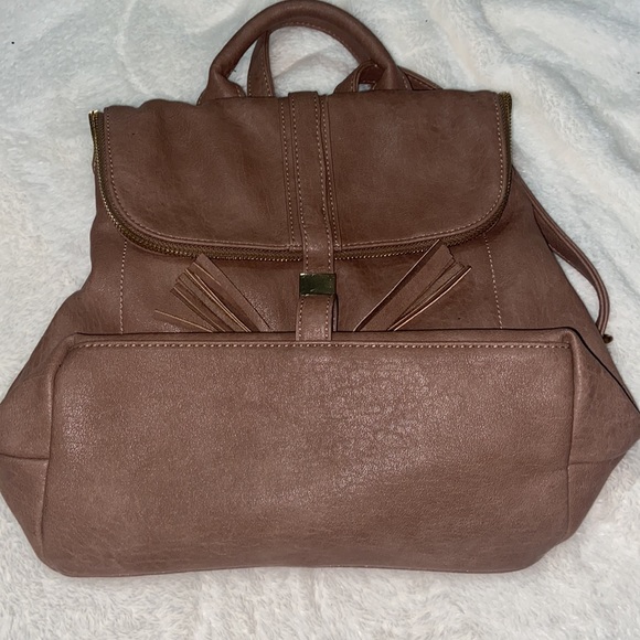 Spacious Nude Backpack - Picture 9 of 12